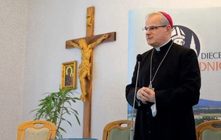 Bp Marek Mendyk: Wzywam do modlitwy w intencji o oddalenie...