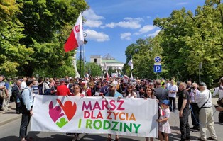 Ulicami Warszawy przeszedł XIX Marsz dla Życia i Rodziny