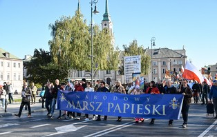 Tysiące ludzi na Marszu Papieskim