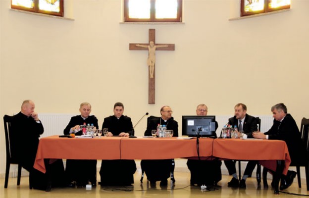 Od lewej: ks. Zbigniew Rostkowski, ks. Grzegorz Suchodolski, ks. Łukasz Suszko, bp Tadeusz
Pikus, bp Antoni Dydycz, Jan Zalewski, Wojciech Borzym
