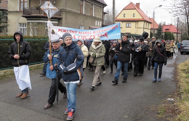 Pokutne Marsze Różańcowe mają już rok