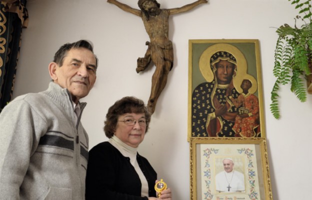 Halina i Czesław Chytrowie. Obraz Matki Bożej Częstochowskiej to wotum za uzdrowienie
p. Haliny z choroby nowotworowej