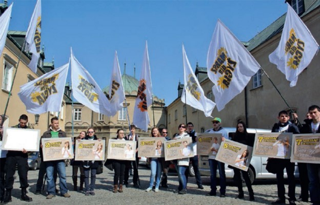 Bractwo Małych Stópek ze Szczecina prezentuje wystawę „Jestem człowiekiem od poczęcia”