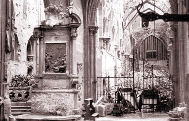 Ruiny wrocławskiej katedry, 1945 r.