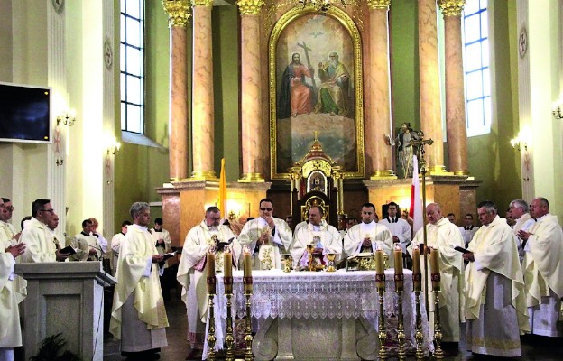 Eucharystii w
katedrze pw. Trójcy
Świętej przewodniczył biskup
drohiczyński Tadeusz Pikus
