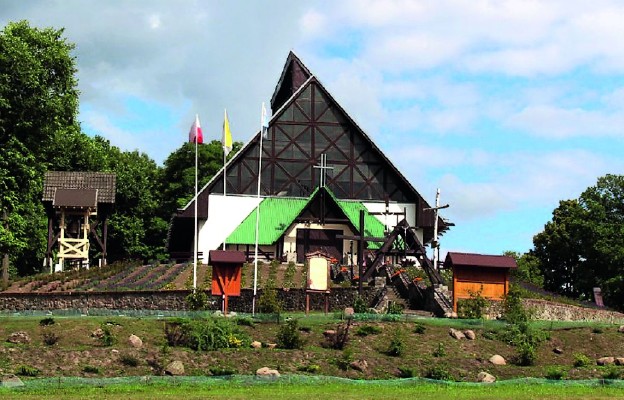 Sanktuarium Matki Bożej Nadodrzańskiej Królowej Pokoju
w Siekierkach