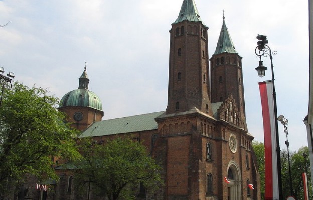 Katedra w Płocku od ul. Tumskiej