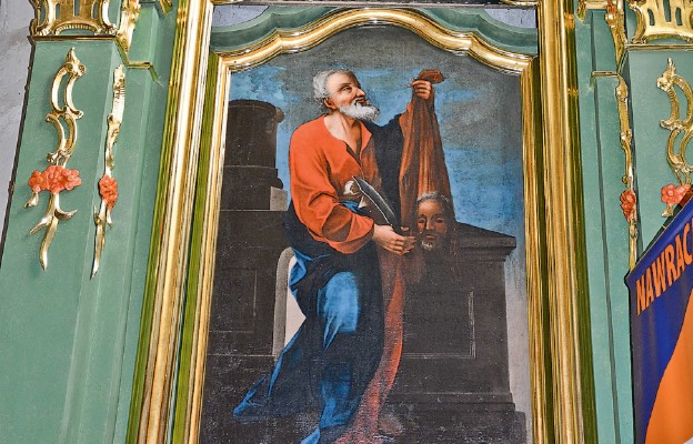 Odrestaurowany ołtarz z obrazem św. Barłomieja