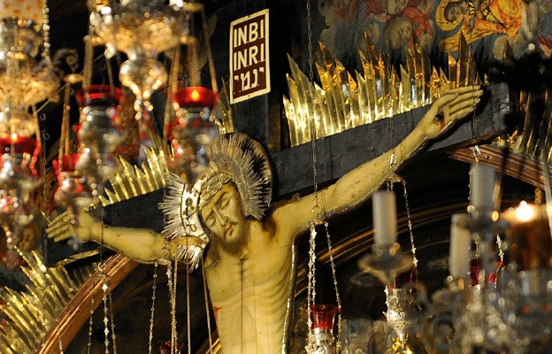 Jerozolima, Bazylika Grobu Pańskiego – Kalwaria: Krzyż z miejsca ukrzyżowania Jezusa