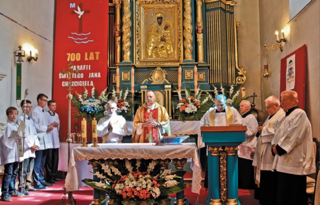 Msza św. w kościele św. Jana Chrzciciela w Porębie Górnej