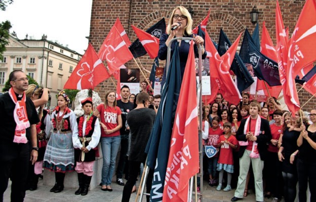 Wolontariusze opowiadali, jak ich praca zmienia postawy i zachowania osób, którym pomagają