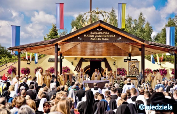 Archidiecezjalne Sanktuarium Pasyjno-Maryjne Kalwaryjskiej Matki Zawierzenia na Kalwarii w Praszce,
12 września 2015 r.