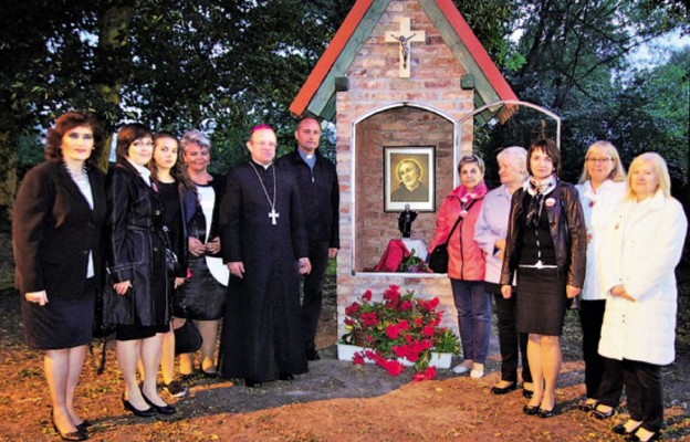 Kapliczka św. Andrzeja Boboli w Karwowie