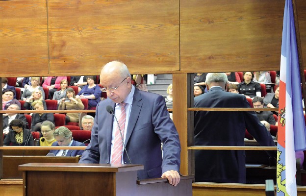 Prof. Bogdan Chazan podczas
konferencji nt. naprotechnologii,
zorganizowanej w sali Urzędu
Marszałkowskiego Województwa
Podkarpackiego w Rzeszowie