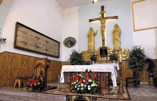 Kopia Całunu Turyńskiego w kościele w Dobryni
