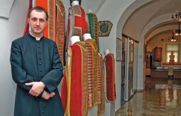 Ks. Zenon Czumaj, dyrektor Archiwum i Muzeum Diecezjalnego w Drohiczynie