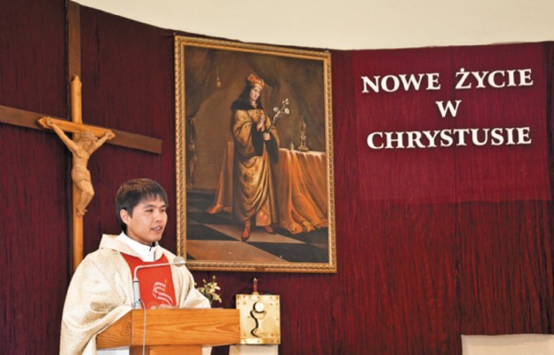 Duszpasterz krajowy chińskich imigrantów ks. Jan Hon Yongwang w kościele
w Bilczy
