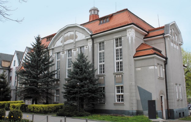 Filharmonia Zielonogórska, dawniej budynek Domu Katolickiego