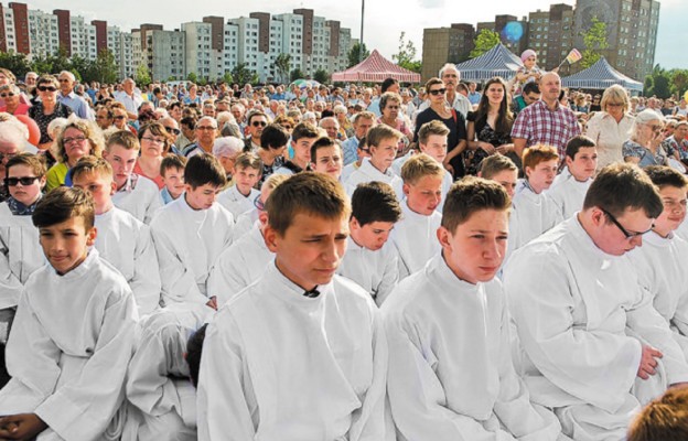 Uroczystości na placu Papieskim w Sosnowcu