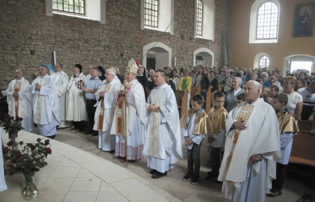 Sumie odpustowej w krzeszowskim kościele św. Anny
przewodniczył bp Marian Buczek