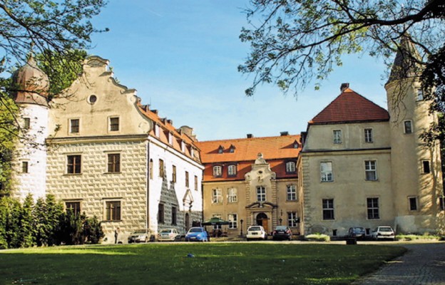 Zamek w Tucznie – pierwsza siedziba Administracji Apostolskiej