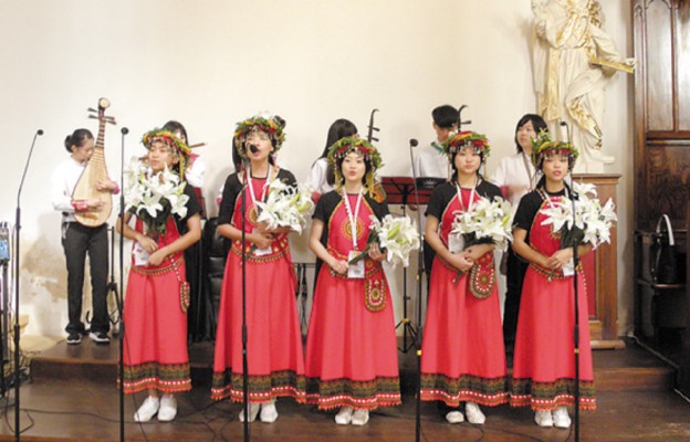 Na festiwal folkloru przyjechały zespoły z całego świata