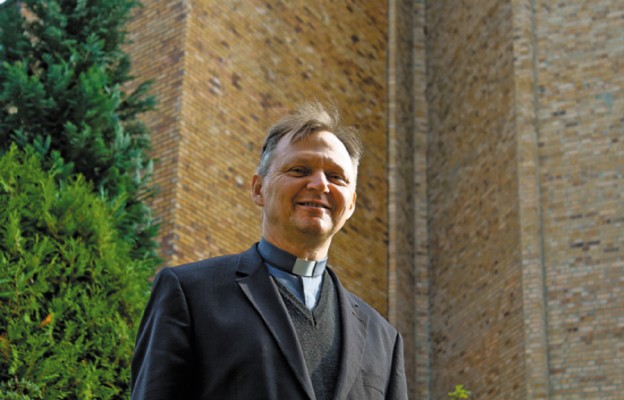 Ks. dr Andrzej Oczachowski jest proboszczem parafii pw. św. Jana Chrzciciela w Łagowie