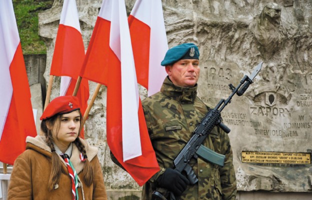 W tym roku uroczystości odbyły się przed pomnikiem Zaporczyków