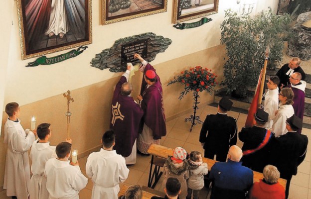 Biskup odsłonił kamień węęgielny w kościele w Cieszynie-Marklowicach