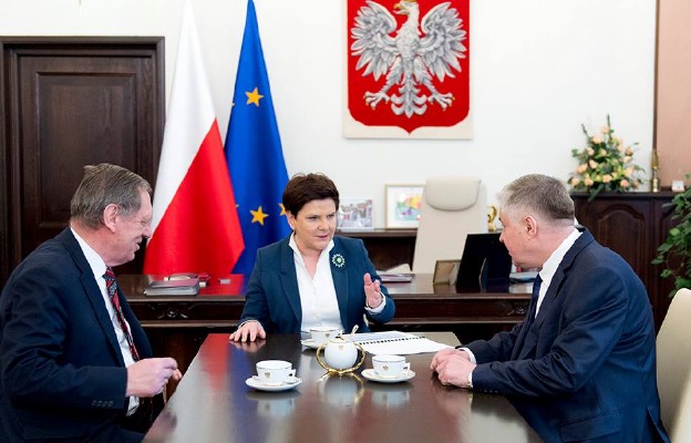 Spotkanie premier Szydło z ministrami Szyszko i Jurgielem