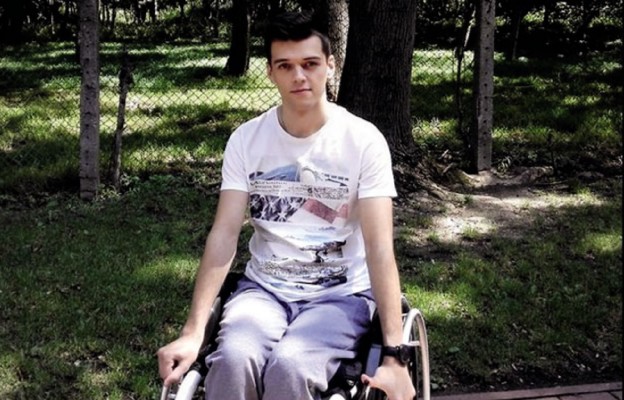 Krzysztof Broszkiewicz, choć porusza się na wózku, był wolontariuszem
w czasie ŚDM