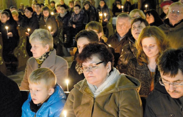 Gest solidarności z ofiarami wojen