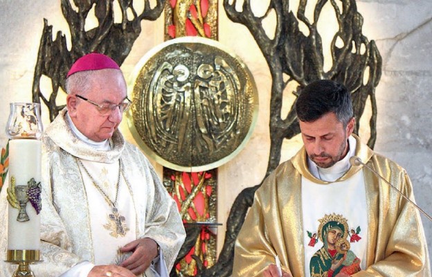 Abp Stanisław Budzik i ks. Krzysztof Podstawka