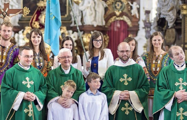 Pamiątkowe zdjęcie uczestników