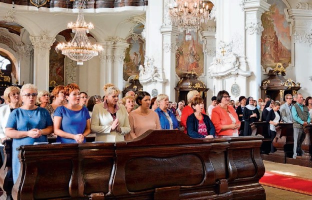 Uczestnicy krzeszowskiego spotkania katechetów