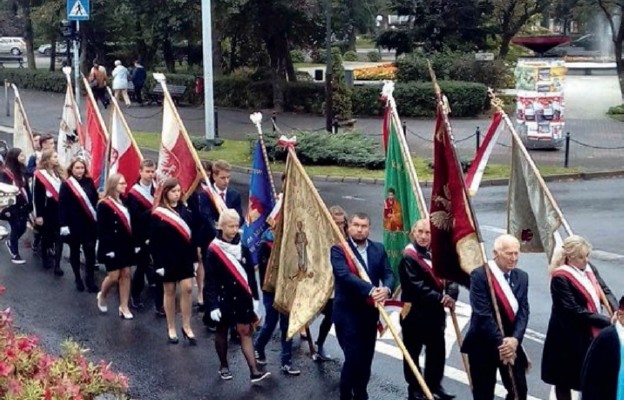 W procesji nie zabrakło pocztów sztandarowych