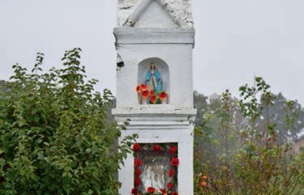 Maryjna kapliczka wotywna w Górkach