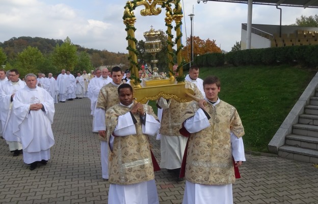 Procesja z relikwiami św. Jadwigi