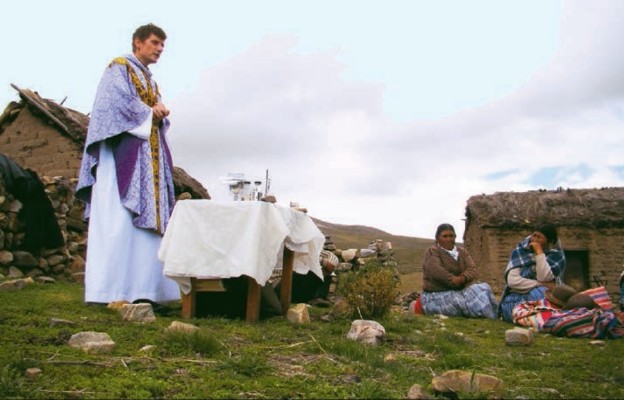 Padre Mario odprawia Mszę św. w andyjskiej wiosce na wysokości ponad 4 tys. m n.p.m.