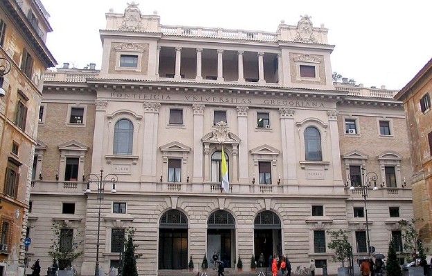 Fasada Papieskiego Uniwersytetu Gregoriańskiego od strony Piazza della Pilotta