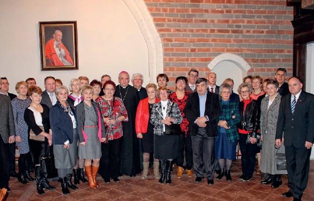 Przedstawiciele Stowarzyszenia Rodzin Katolickich na jednym ze spotkań z bp. Andrzejem Suskim