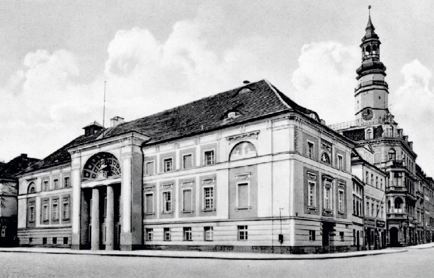 Budynek teatru w latach 1930-31. To były czasy jego świetności
