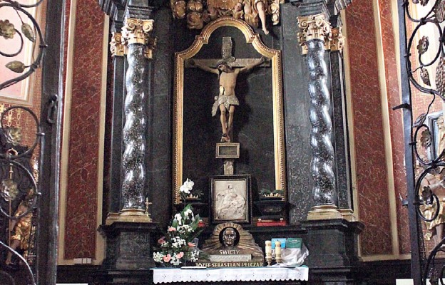 Kaplica Świętego Krzyża w archikatedrze przemyskiej, pod ołtarzem
której spoczywają relikwie świętego biskupa