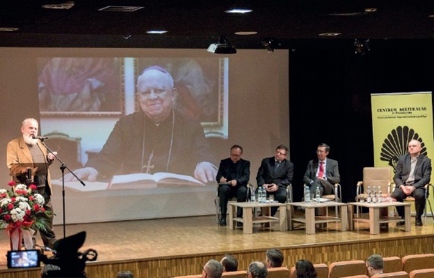 Sesja naukowa w Muzeum Narodowym Ziemi Przemyskiej poświęcona
abp. Ignacemu Tokarczukowi