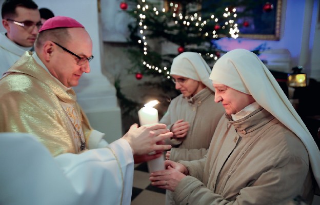 Konsekrowani na Świętym Krzyżu