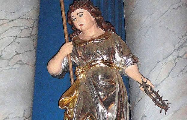 Jeden z aniołów z „arma passionis” z ropczyckiego sanktuarium Królowej Rodzin
