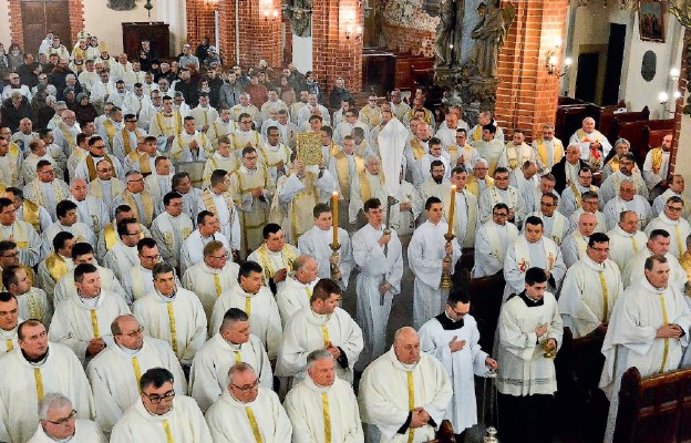 Eucharystię w katedrze koncelebrowało ponad 150 księży