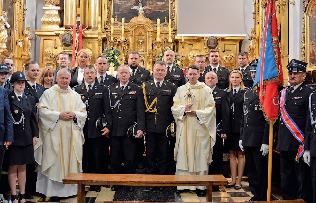 Uczestnicy pielgrzymki do Krakowa, skąd sprowadzono relikwie św. Floriana