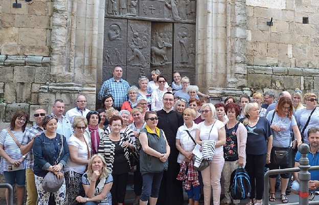 Pielgrzymi z Trzebiatowa na szlaku Cudów Eucharystycznych