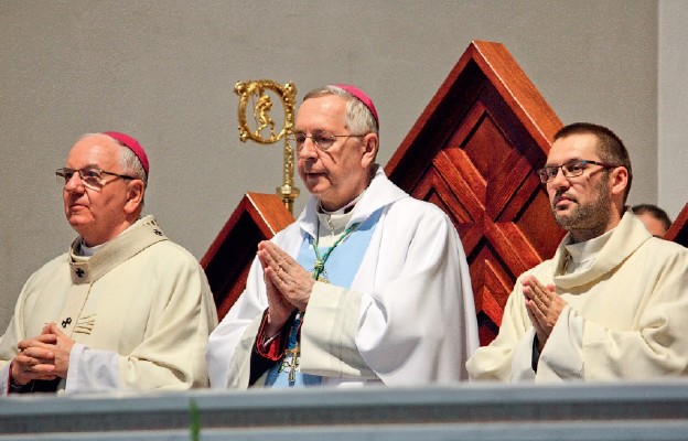 Abp Stanisław Budzik, abp Stanisław Gądecki cie i ks. Roman Frąckowiak MIC